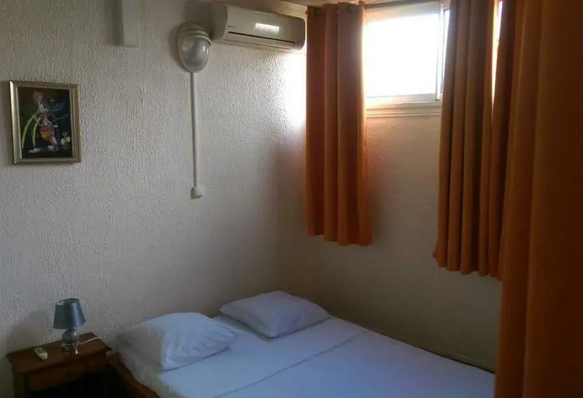 اتاق استاندارد با سرویس بهداشتی مشترک, Hôtel Le Nathania
