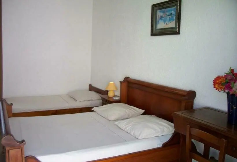 اتاق استاندارد سه نفره, Hôtel Le Nathania