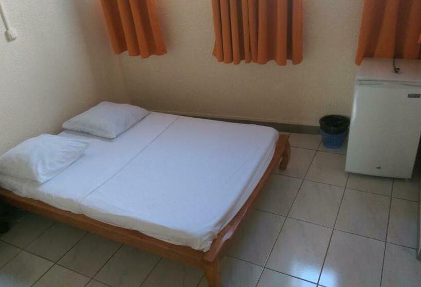 اتاق استاندارد با سرویس بهداشتی مشترک, Hôtel Le Nathania