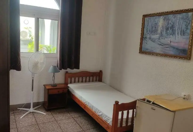 اتاق استاندارد یک تخته با سرویس بهداشتی مشترک, Hôtel Le Nathania