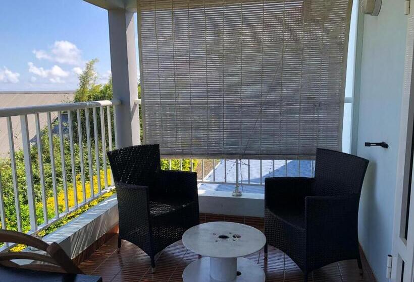 اتاق استاندارد با چشم‌انداز دریا, Hôtel Le Soleil Couchant