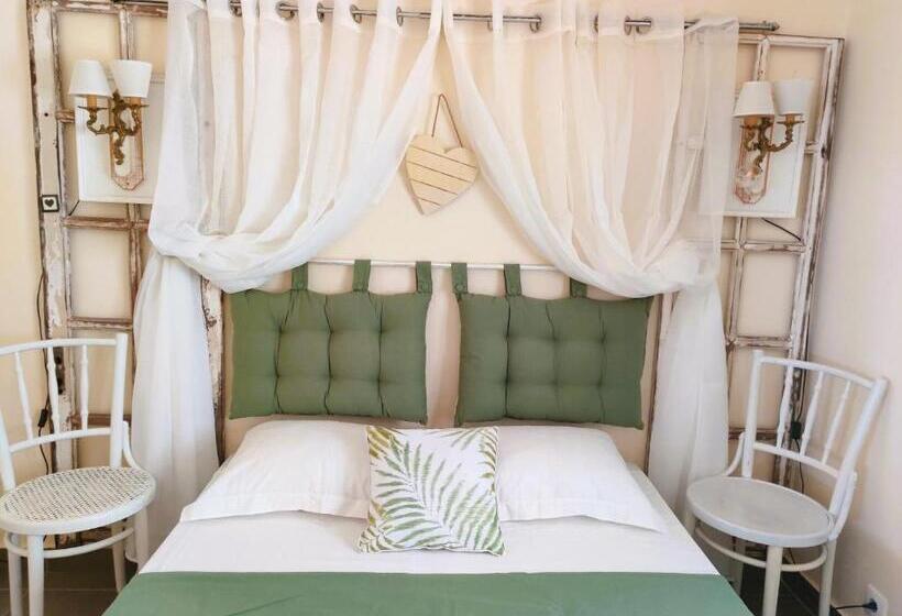 آپارتمان 1 خوابه با چشم‌انداز دریا, Hôtel Le Soleil Couchant