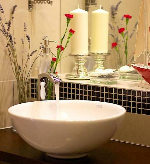 ２ベッドスイートルーム, Marathon