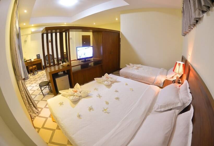 اتاق سه نفره دلوکس با چشم‌انداز دریا, Ocean Blue Ngwe Saung Beach