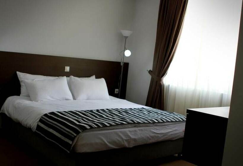 اتاق استاندارد با چشم‌انداز کوهستان, Prestol