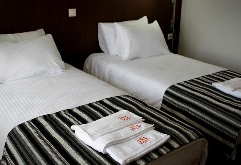 اتاق استاندارد با چشم‌انداز کوهستان, Prestol