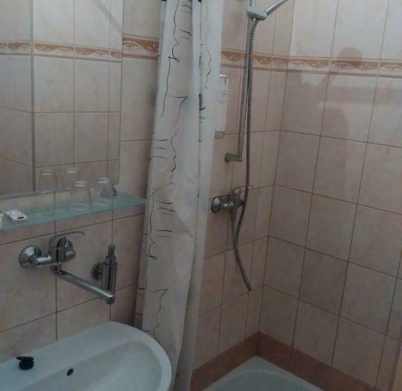 غرفة قياسية, Preveza