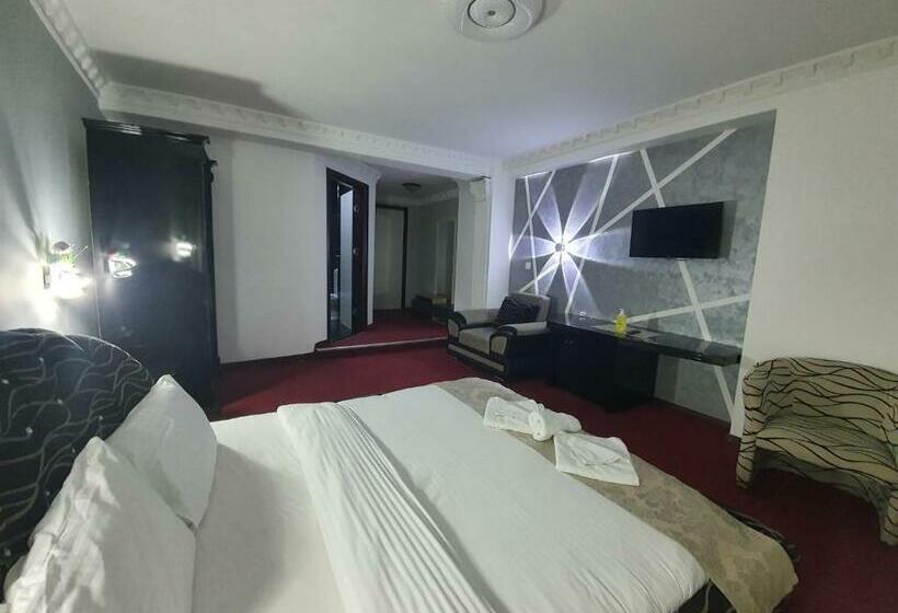 اتاق خانوادگی, Rey