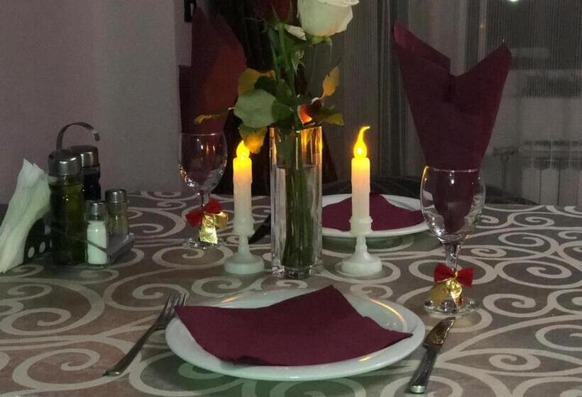 اتاق خانوادگی, Rey