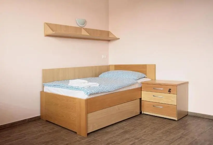 استودیوی استاندارد, S
