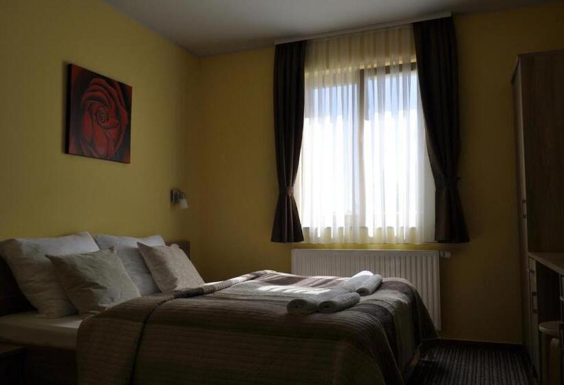 اتاق استاندارد سه نفره, Zarja