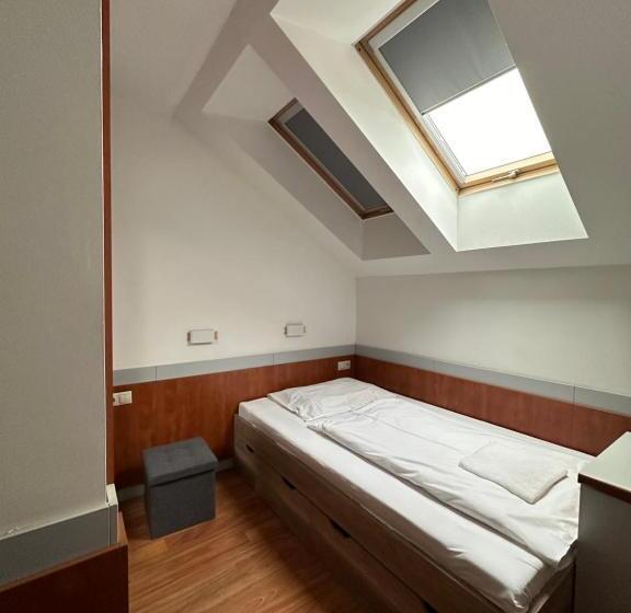 חדר סטנדרט יחיד, Zelený Dvor