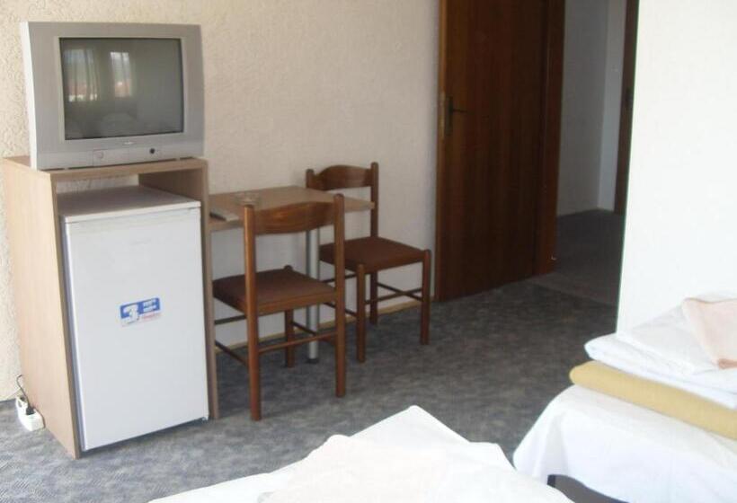 اتاق استاندارد سه نفره, Residence Krstanoski