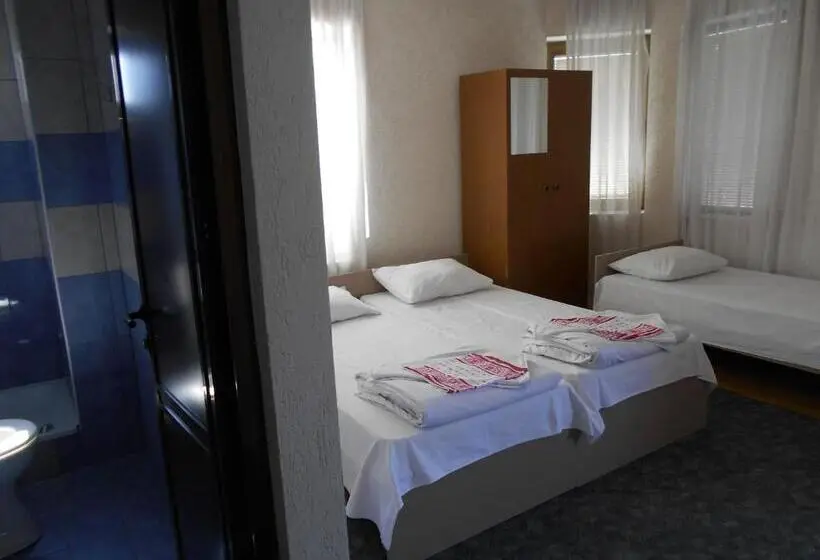 Chambre Triple Standard, Residence Krstanoski