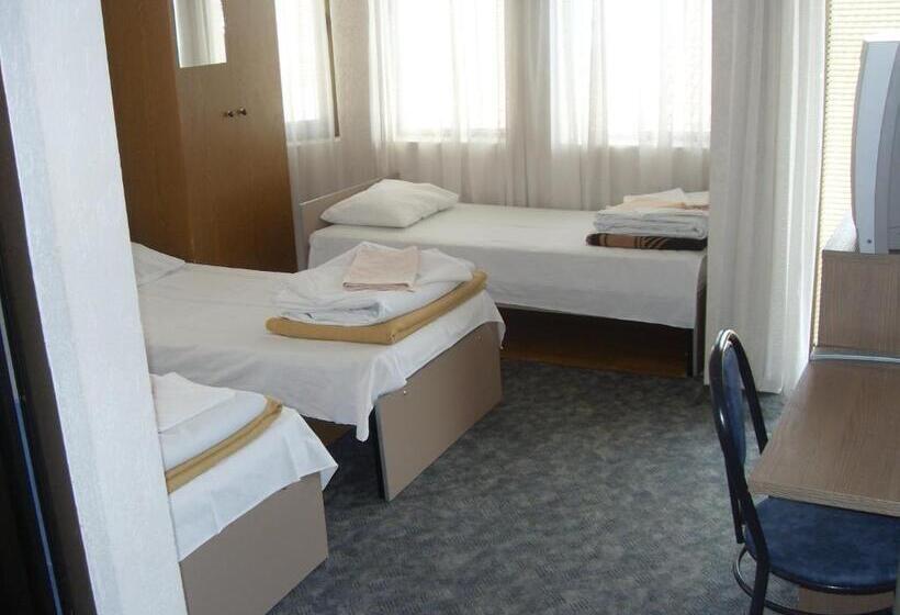 اتاق استاندارد سه نفره, Residence Krstanoski