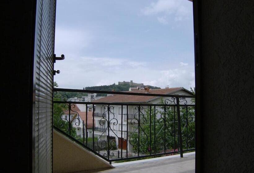 اتاق استاندارد سه نفره, Residence Krstanoski