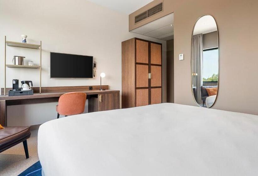 キングサイズベッドのスタンダードルーム, Corendon Amsterdam Schiphol Airport, a Tribute Portfolio Hotel
