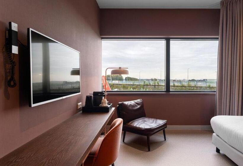 キングサイズベッドのスタンダードルーム, Corendon Amsterdam Schiphol Airport, a Tribute Portfolio Hotel