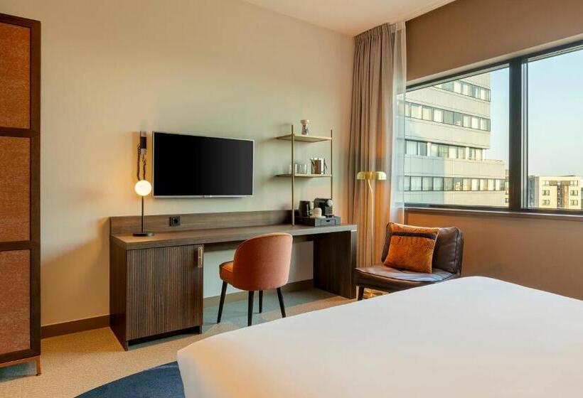 חדר סטנדרט עם מיטת קינג, Corendon Amsterdam Schiphol Airport, a Tribute Portfolio Hotel