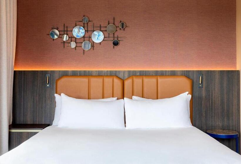 חדר סטנדרט לשלושה, Corendon Amsterdam Schiphol Airport, a Tribute Portfolio Hotel