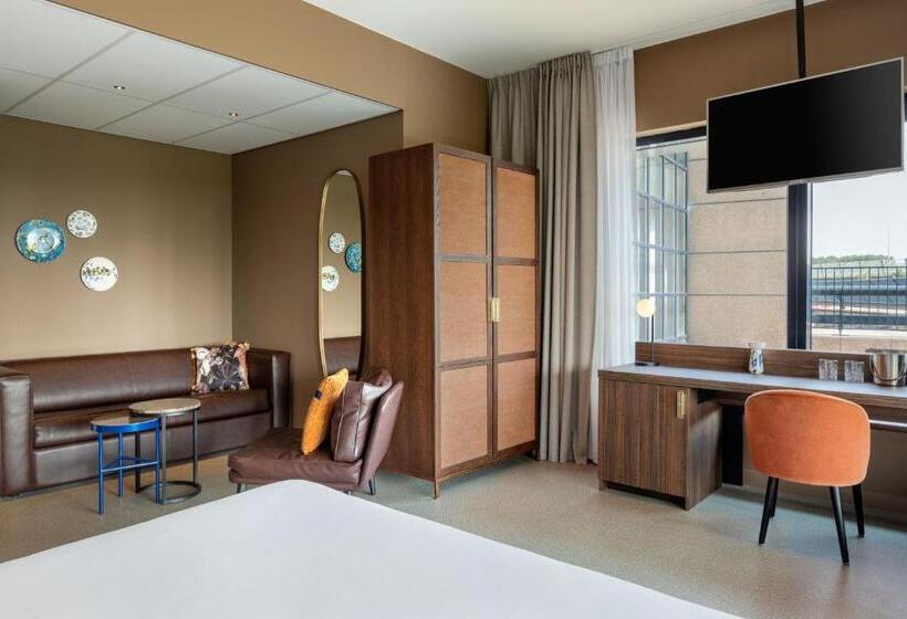 Junior Suite Łóżko King Size, Corendon Amsterdam Schiphol Airport, a Tribute Portfolio Hotel