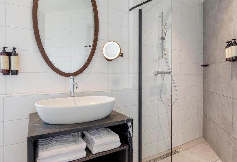 Junior Suite Łóżko King Size, Corendon Amsterdam Schiphol Airport, a Tribute Portfolio Hotel