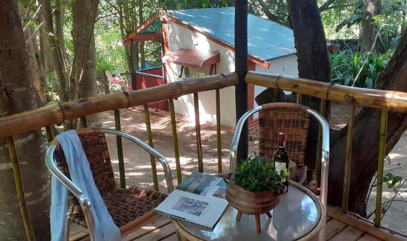 발코니가 있는 스위트, Hazyview Adventure Backpackers