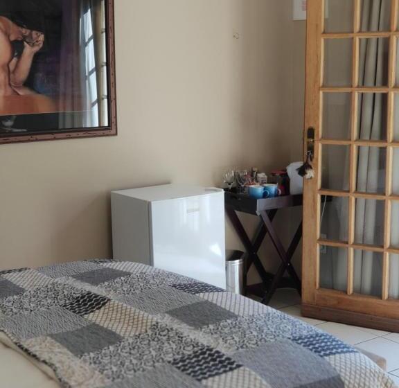 اتاق استاندارد, B&b On Church