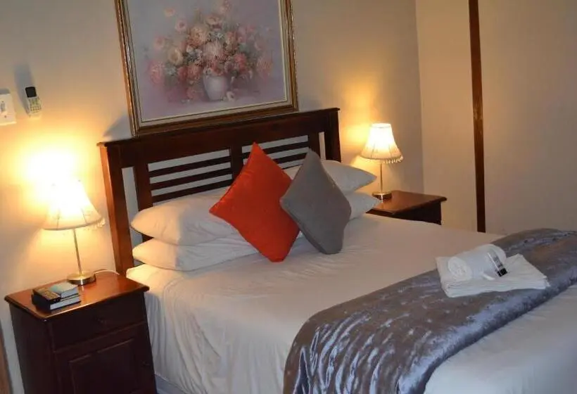 Standard Kolmen Hengen Huone, Castello Guesthouse Vryburg