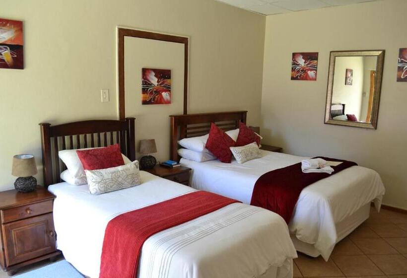 Номер Стандарт Трехместный, Castello Guesthouse Vryburg
