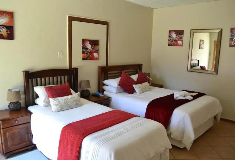 Standard Kolmen Hengen Huone, Castello Guesthouse Vryburg
