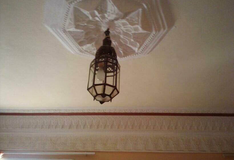 Семейный Номер Совместный Санузел, Chambres D Hôtes Les Amis