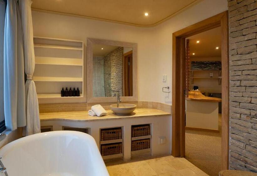 Deluxe Room, Dolphin Sunrise