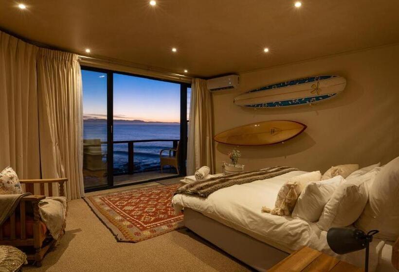 Deluxe Room, Dolphin Sunrise