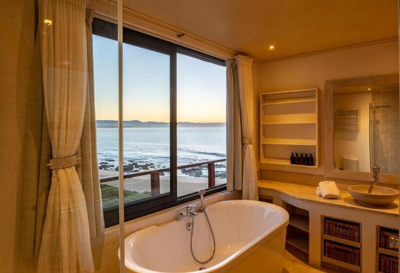 Deluxe Room, Dolphin Sunrise
