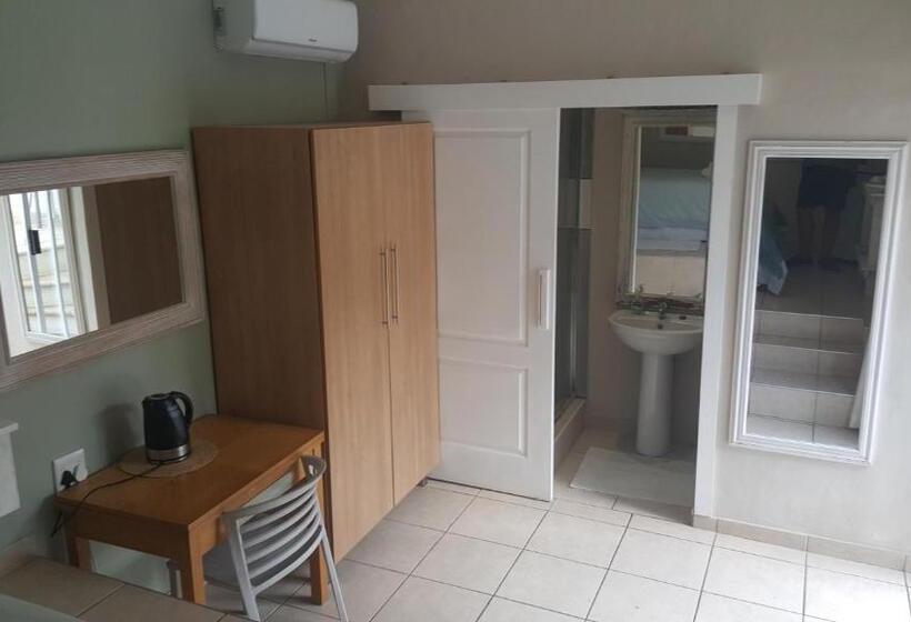 חדר סטנדרט, The Terrace