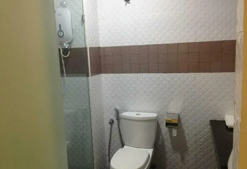 Standard Yhden Hengen Huone, Crystal Garden Hotel   Seri Kembangan