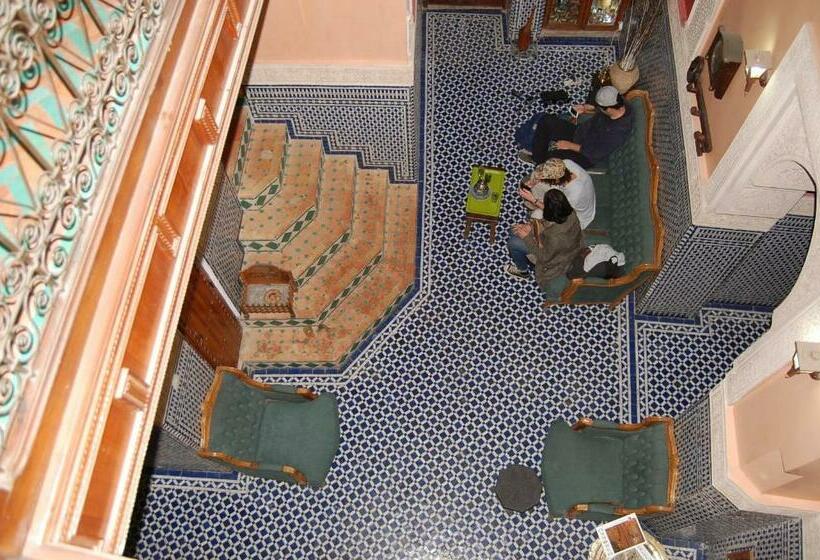 اتاق استاندارد چهار تخته, Jardin Public