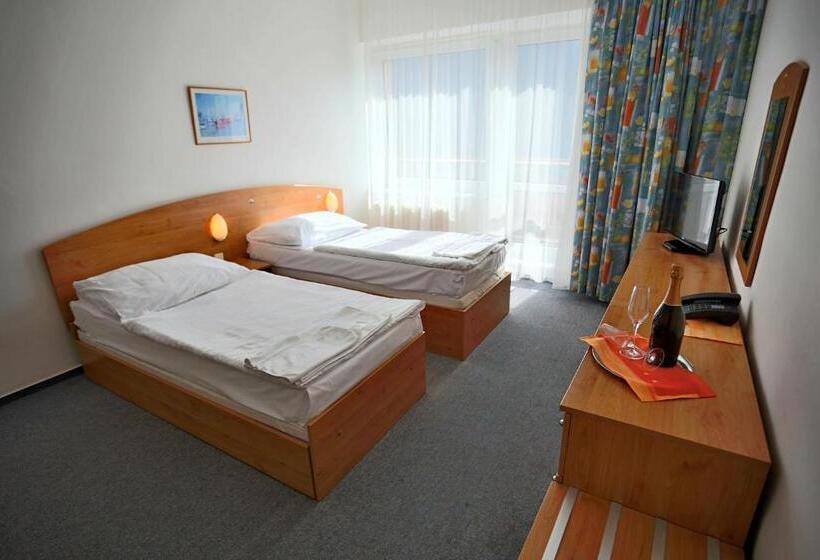 Номер Стандарт, Sorea Máj