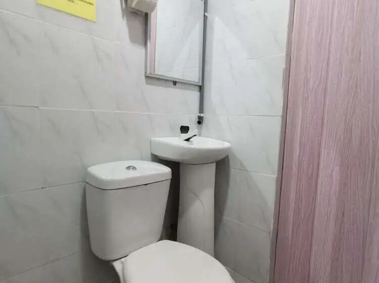 スタンダードトリプルルーム, Spot On 89865 Hotel Titiwangsa Gm