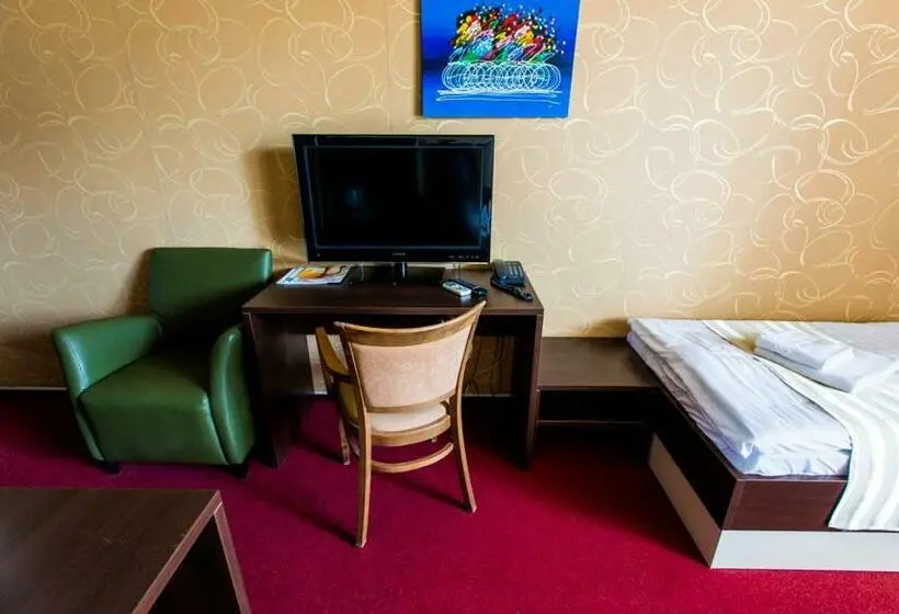 Deluxe Kolmen Hengen Huone, Sun
