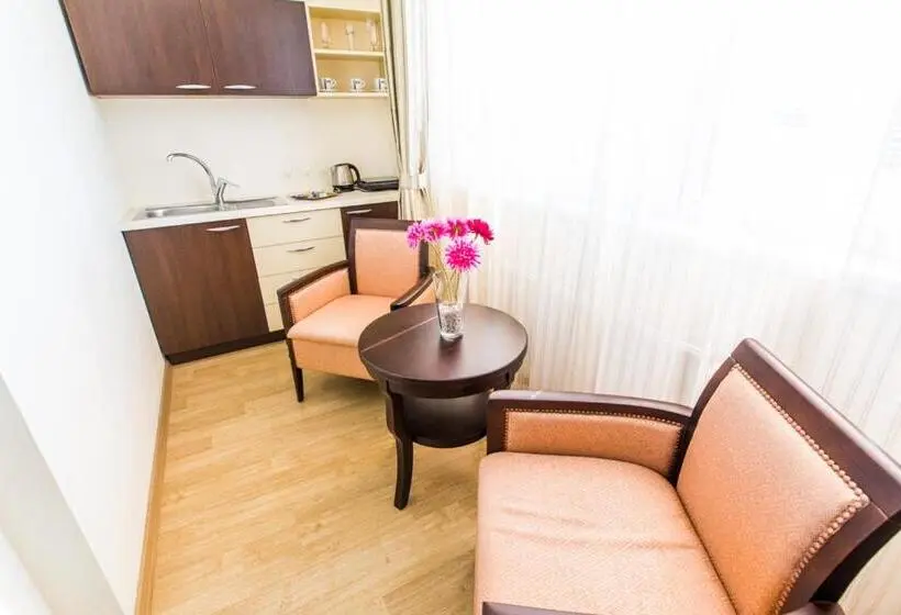 Deluxe Kolmen Hengen Huone, Sun
