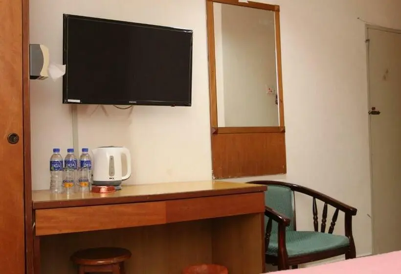Cameră Familiară, Town Inn