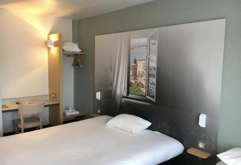 Standard-invahuone, B&b Hotel Villeneuve Loubet Village