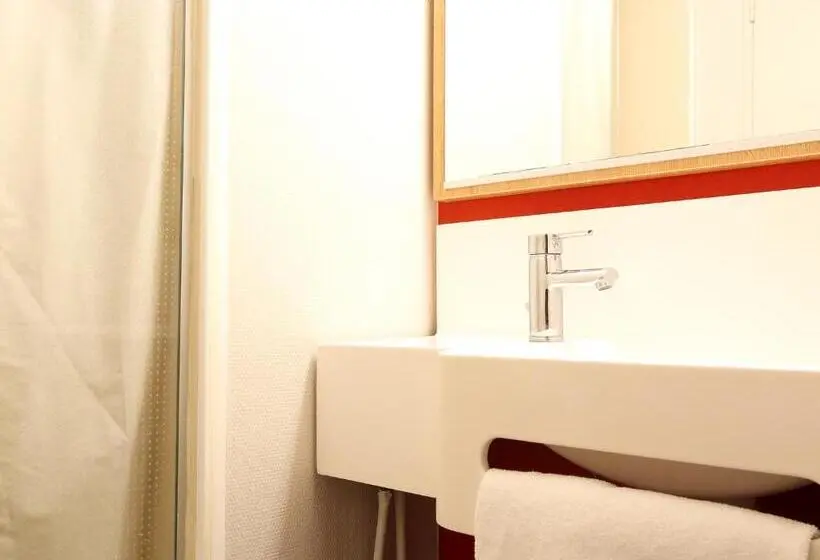 Standard Kolmen Hengen Huone, B&b Hotel Villeneuve Loubet Village