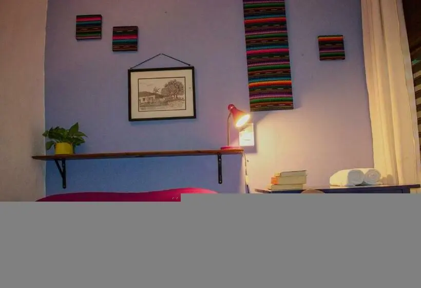 اتاق لوکس با تخت بزرگ, Hostel Candelaria
