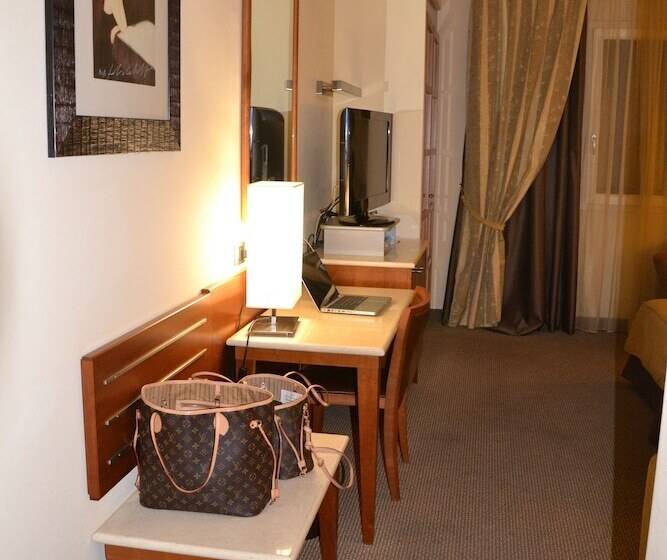 اتاق سوپریور سه تخته, Airone