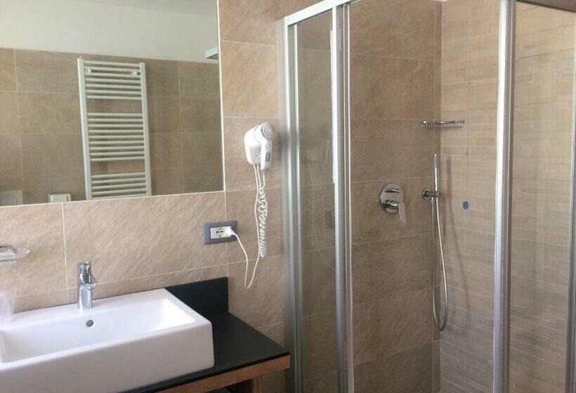 חדר סטנדרט, Serena