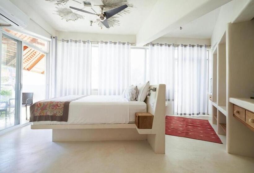 سوئیت با بالکن, Villa Aikia