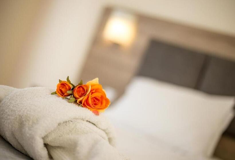 سوییت با استخر, Patricia Suites